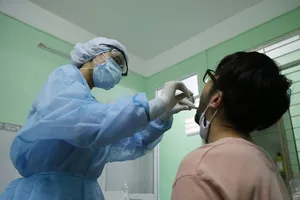 Mỗi ngày TP.HCM xét nghiệm 100.000 mẫu