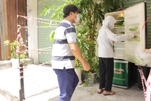'Tủ lạnh cộng đồng': Ai dư thì cho, ai thiếu đến lấy