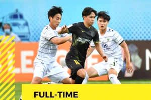 Tampines Rovers trong trận thua đậm Jeonbuk Hyundai Motors 0-9. Ảnh: GETTY IMAGES 