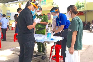 Nhiệt huyết của lực lượng tình nguyện chống dịch ở TP.HCM