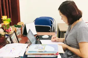 Trường học chạy nước rút chuẩn bị học kỳ trực tuyến