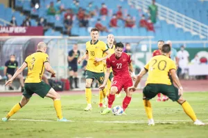 Tiến Linh trong trận đấu mà trọng tài người Qatar có quyết định khó hiểu. Ảnh: ANH THỎA