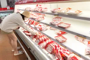 Mở cửa để tránh nguy cơ thiếu thịt heo, gà