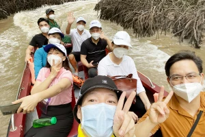 Du lịch TP.HCM mở cửa với tour câu cá, ngắm sông