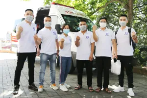 Những đóa hoa dấn thân vào tâm dịch COVID-19