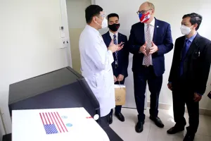 BV Chợ Rẫy nhận máy giải trình tự gen do Mỹ tài trợ