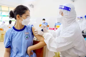 Ngày đầu học sinh TP.HCM tiêm vaccine ngừa COVID-19 đều an toàn