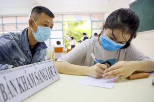 TP.HCM bắt đầu tiêm mũi 2 vaccine phòng COVID-19 cho trẻ 12-17 tuổi từ ngày 22-11. Ảnh: NGUYỆT NHI