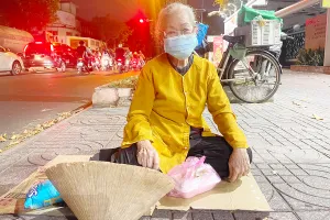 'Ở thành phố này, càng lạnh, càng khổ… người ta càng thương nhau'