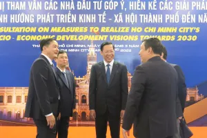 TP.HCM cần sớm tháo gỡ 'chiếc áo cơ chế' để phát triển