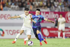 Bình Định rượt đuổi theo Hà Nội và đang tìm cách vượt qua để vô địch cho xứng với đồng tiền nhà tài trợ đã chi rất đậm. Ảnh: ANH PHƯƠNG