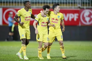 HA Gia Lai đã trụ hạng an toàn và trận tiếp theo sẽ chơi trên sân khách Hà Tình dưới sự điều khiển của trọng tài Hàn Quốc. Ảnh: ANH PHƯƠNG