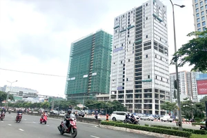 Các chuyên gia đánh giá năm 2023 sẽ không có sự gia tăng đột biến về nguồn cung bất động sản. Ảnh minh họa: QUANG HUY