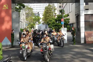 Công an TP.HCM ra quân trấn áp tội phạm dịp tết Nguyên đán. Ảnh: NT