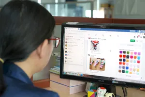 Người dùng Facebook nên cảnh giác khi tham gia các hội nhóm để chia sẻ kinh nghiệm, sở thích của mình. Ảnh: MINH HOÀNG