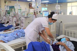 Bệnh nhân đang chạy thận tại BV Lê Văn Thịnh, TP.HCM. Ảnh: THẢO PHƯƠNG