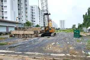 Dự án nhà ở xã hội EHomeS Nam Sài Gòn huyện Bình Chánh khởi công từ tháng 4-2022 nhưng đến nay chưa thể thi công. Ảnh: KC