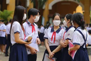 Nhiều ý kiến cho rằng cần đánh giá kỹ sự cần thiết của việc cấp CCCD cho trẻ dưới 14 tuổi, bởi các giao dịch ở độ tuổi này đều thông qua người giám hộ. Ảnh: HOÀNG GIANG