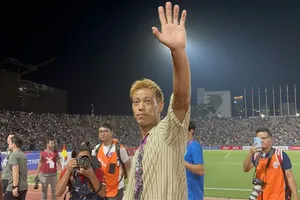 Campuchia bị loại, HLV Honda vẫn được tri ân sau trận đấu