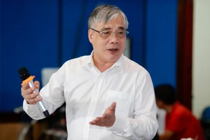 PGS-TS Trần Đình Thiên