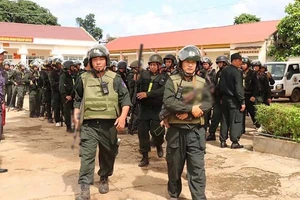 Đặc nhiệm đi truy bắt các đối tượng tấn công trụ sở xã ở Đăk Lăk. Ảnh: CAND