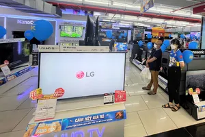 LG là một trong những tập đoàn lớn của Hàn Quốc có xu hướng mở rộng sản xuất ở Việt Nam. Ảnh: TÚ UYÊN