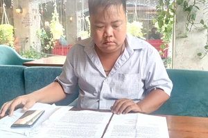 Ông Tâm mong cơ quan chức năng thu hồi giấy chứng nhận đăng ký kinh doanh mạo danh thông tin cá nhân của mình. Ảnh: NGUYỄN HIỀN