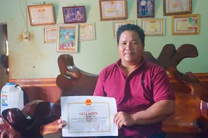 Trưởng thôn Kpuih Ten. Ảnh: LÊ KIẾN