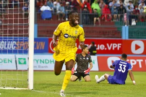 Thắng TP.HCM có được 19 điểm, SL Nghệ An đã chính thức trụ hạng. Ảnh: ANH PHƯƠNG