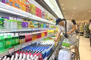 Điều kiện kinh doanh thông thoáng sẽ tạo điều kiện cho người dân, doanh nghiệp bỏ vốn đầu tư kinh doanh, buôn bán, kích cầu mua sắm… Ảnh: TÚ UYÊN