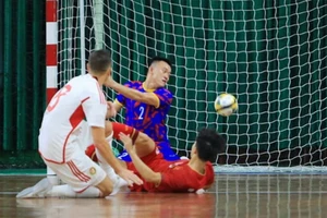 Bàn thắng từ cú sút cận thành của cầu thủ Hungary. Ảnh: QA