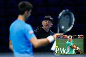 Holger Rune (ảnh nhỏ) hy vọng sự hợp tác với tân HLV Becker giúp anh có thêm nhiều cơ hội đánh bại Djokovic. Ảnh: GETTY IMAGES 