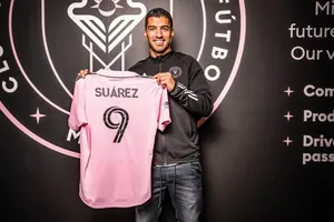 Suarez về với Messi đá giải nhà nghề Mỹ và đi tour vòng quanh thế giới. Ảnh: GETTY IMAGES