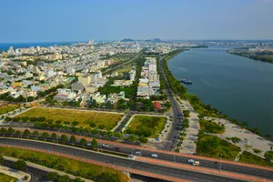 Đề xuất của Bộ TN&MT mở ra cơ hội gỡ vướng cho hàng trăm dự án nhà ở hiện nay. Ảnh minh họa: TẤN VIỆT