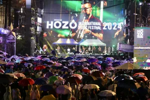 Không khí sôi động tại một buổi biểu diễn ngoài trời trong khuôn khổ Lễ hội âm nhạc quốc tế Hò dô tại quận 1,TP.HCM. Ảnh: BTC