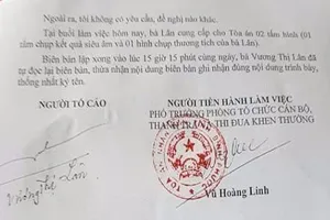 Tòa làm việc với người tố bị thẩm phán đạp vào đùi
