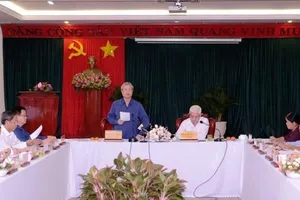 Ông Trần Quốc Vượng làm việc với lãnh đạo tỉnh Bình Phước 