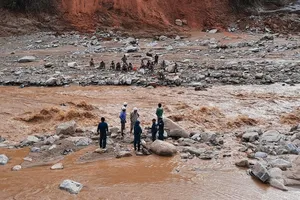 200 người bị cô lập ở công trình thủy điện Đăk Mi 2 