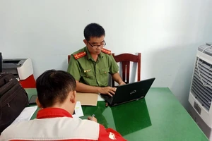 Bị xử phạt 7,5 triệu đồng vì bình luận xúc phạm công an