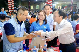 Hỗ trợ 1.000 công nhân lao động khó khăn được vui đón Tết 