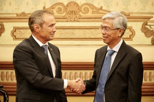 Phó Chủ tịch TP.HCM Võ Văn Hoan tiếp Phó Thủ hiến Bang Tây Úc