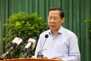 Chủ tịch TP.HCM giải thích việc gửi 584 văn bản hỏi các vấn đề thuộc thẩm quyền 