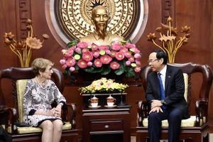 Bí thư Thành ủy TP.HCM Nguyễn Văn Nên tiếp Thống đốc bang New South Wales