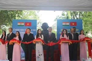 Khánh thành tượng lãnh tụ Mahatma Gandhi tại trung tâm TP.HCM