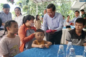 Chủ tịch TP.HCM Phan Văn Mãi chúc Tết công nhân Khu Công nghiệp Hiệp Phước