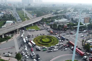 TP.HCM sẽ điều chỉnh đèn tín hiệu tại vòng xoay Phú Hữu từ tháng 10-2024