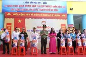 TP.HCM: Nhiều khu phố tổ chức Ngày hội đại đoàn kết toàn dân tộc