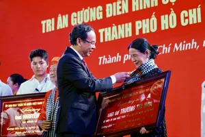 Bí thư Nguyễn Văn Nên: Đã đến lúc có 'Mặt trận số' để lắng nghe tiếng nói người dân
