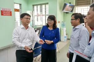 Lãnh đạo Thành uỷ TP.HCM gặp dân, khảo sát việc vận hành phường Bảy Hiền, Tân Sơn Hoà