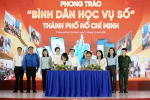 TP.HCM phát động 'Bình dân học vụ số', giúp người dân làm chủ tri thức số